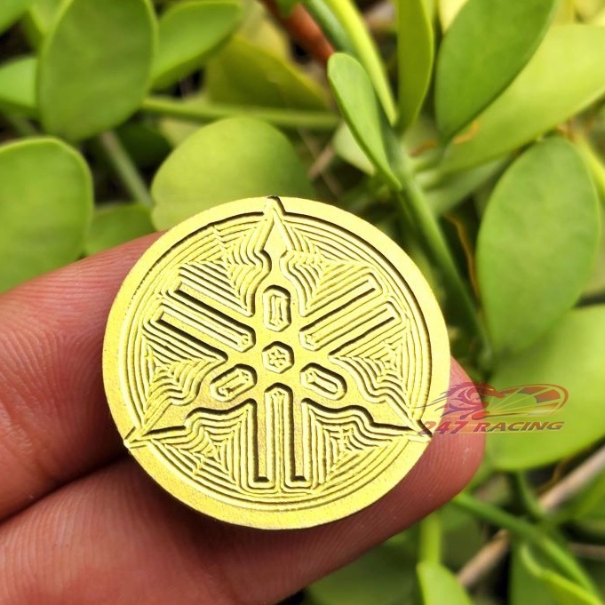 Tem Titan VÀNG Logo YA phi28 gắn trang trí cho xe máy Sirius Exciter....đúng Titan 100%