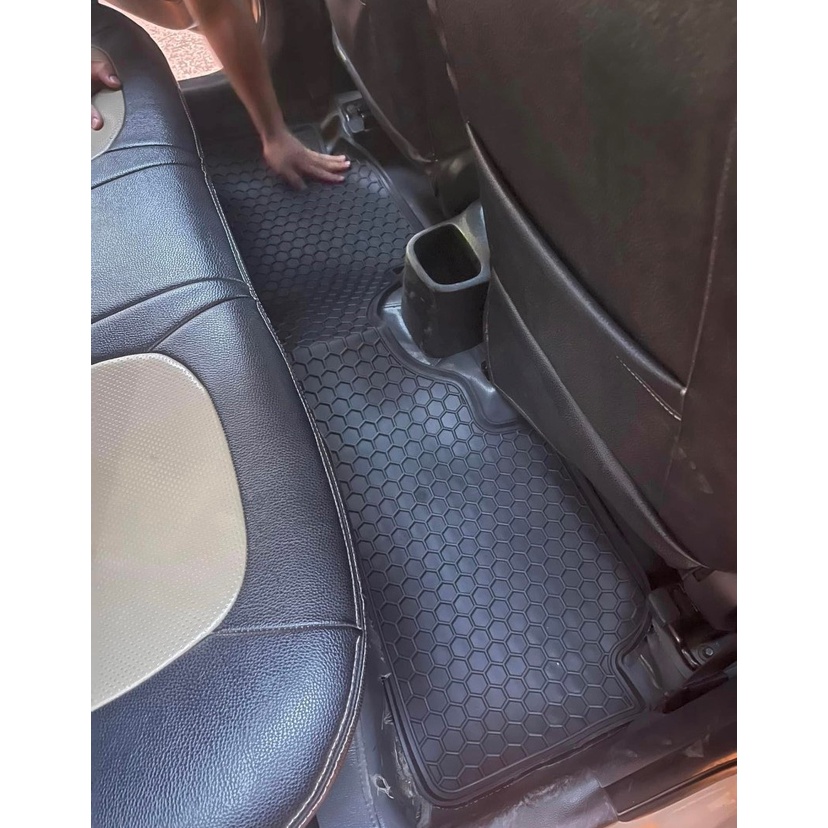 Thảm lót sàn ô tô Hyundai i10 2013-2020 HÀNG THƯỜNG, bộ trải sàn cao su PVC đúc, không mùi dễ dàng vệ sinh giá tốt