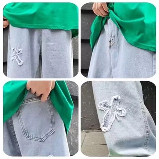 Quần Jeans Baggy Nam Nữ Phối Hình Thêu Nổi, Chất Vải Bò Màu Xanh Và Đen, From Rộng Dáng Suông Thời Trang Unisex