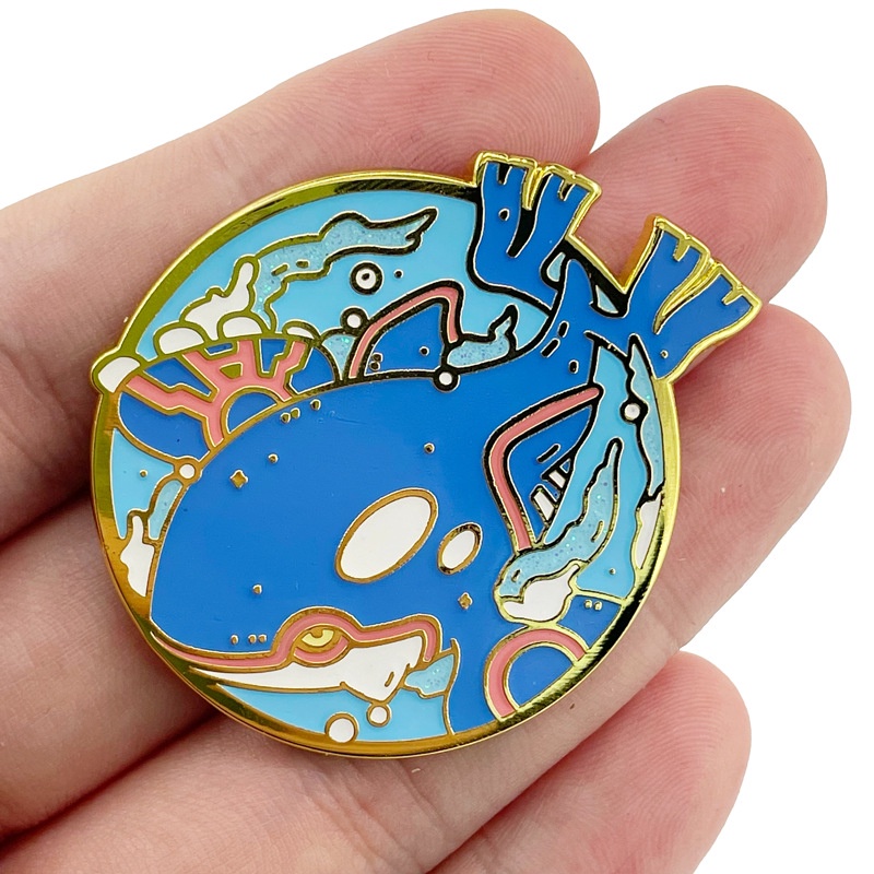 HK1 Pokemon Huy Hiệu Kim Loại Thổ Cẩm Anime Cosplay Pin Groudon Kyogre Phụ Kiện Thời Trang Túi Mặt Dây Chuyền Quà Tặng KH1