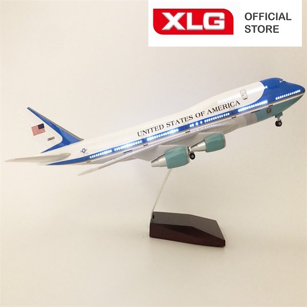 Ảnh Mô hình máy bay Airforce One United State B787 có đèn led bánh xe 47 cm 1