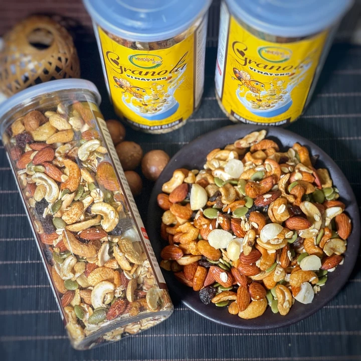Granola siêu hạt ngũ cốc ăn kiêng dành cho người ăn kiêng hộp 500g Mộc Việt
