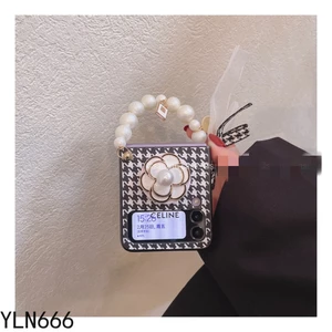 Da PU Vintage Bảo Vệ Gấp Lưng Điện Thoại Dành Cho Samsung Galaxy Z Flip 1 2 3 4 5G Sang Trọng Ngàn Chim Kiểm Tra Với Vòng Tay Ngọc Trai Vỏ Cho Z Flip4 Z Flip3 Z Flip2
