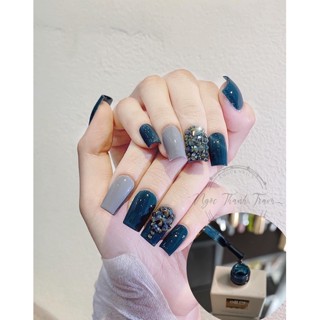 Tìm kiếm top nail màu xanh coban hay nhất để tôn lên vẻ đẹp quý phái của bạn? Đừng bỏ lỡ cơ hội khám phá những mẫu nail đẹp nhất trong năm