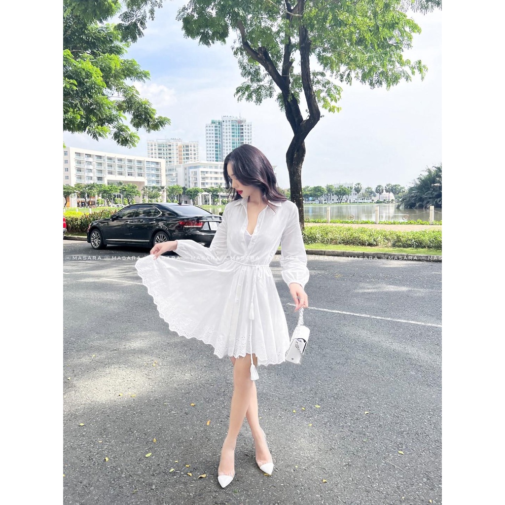 Đầm MASARA chất liệu boi trắng form xòe, chân váy thêu ren