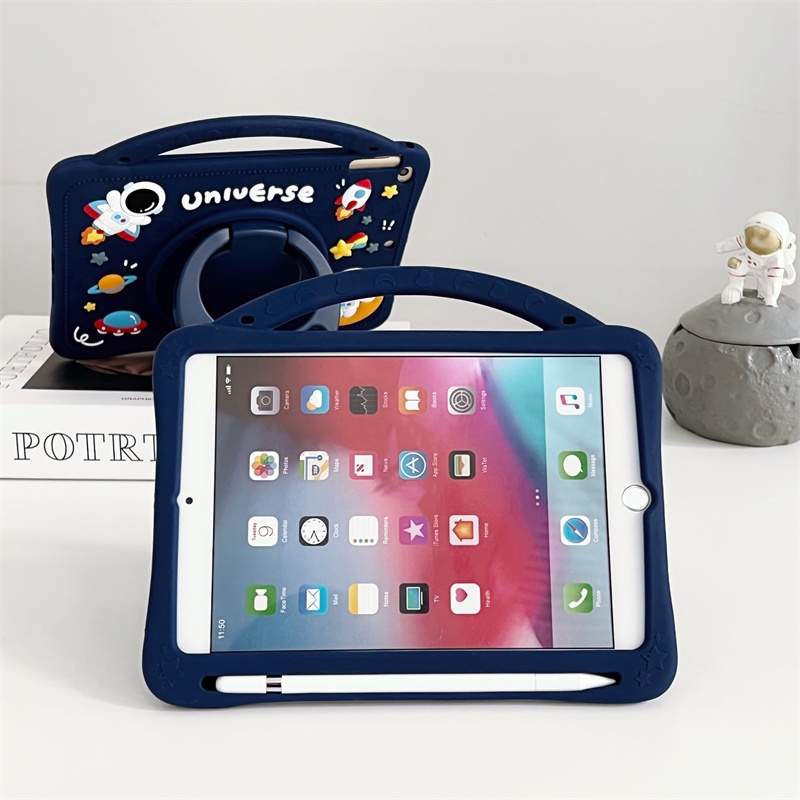 Ốp Lưng Cho Xiaomi Redmi Pad 2 9.7 Inch 4G Poco Pad C1 9.7 2026 2026 Xoay 360 Độ Trẻ Em Thân Thiện Với Trẻ Em Cầm Tay Phi Hành Gia Có Khe Cắm Bút Đứng Bao