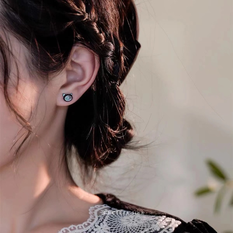 Bông Tai Hình Mèo Màu Trắng Đen Đơn Giản Dễ Thương Cho Nữ