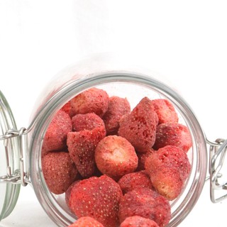 Dâu Tây Sấy Giòn Nguyên Trái Thượng Hạng - Snack Lành Mạnh, 100% Tự Nhiên, Không Đường Thêm 100g