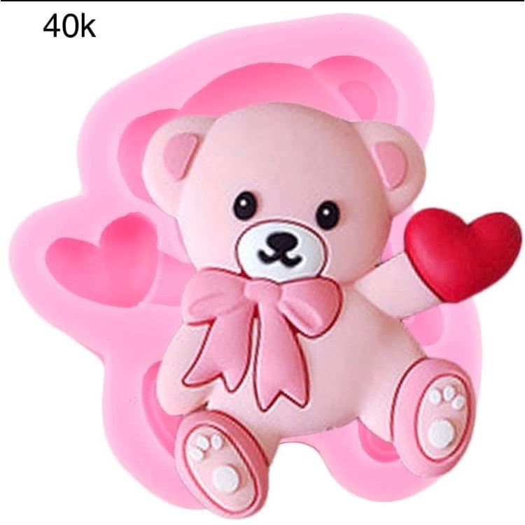 Khuôn gấu cầm tim