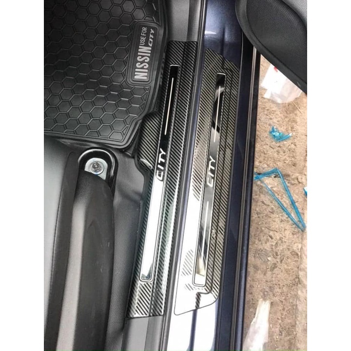 Ốp bậc cửa xe Honda City 2020 - 2023, Chất liệu hợp kim Carbon cao cấp,chống xước bậc cửa