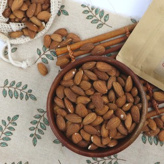 Hạt Hạnh Nhân Tự Nhiên - Bổ Dưỡng & Giàu Omega-3, Snack Khỏe Mạnh, Lựa Chọn Lý Tưởng Cho Ăn Kiêng & Tăng Cường Sức Khỏe