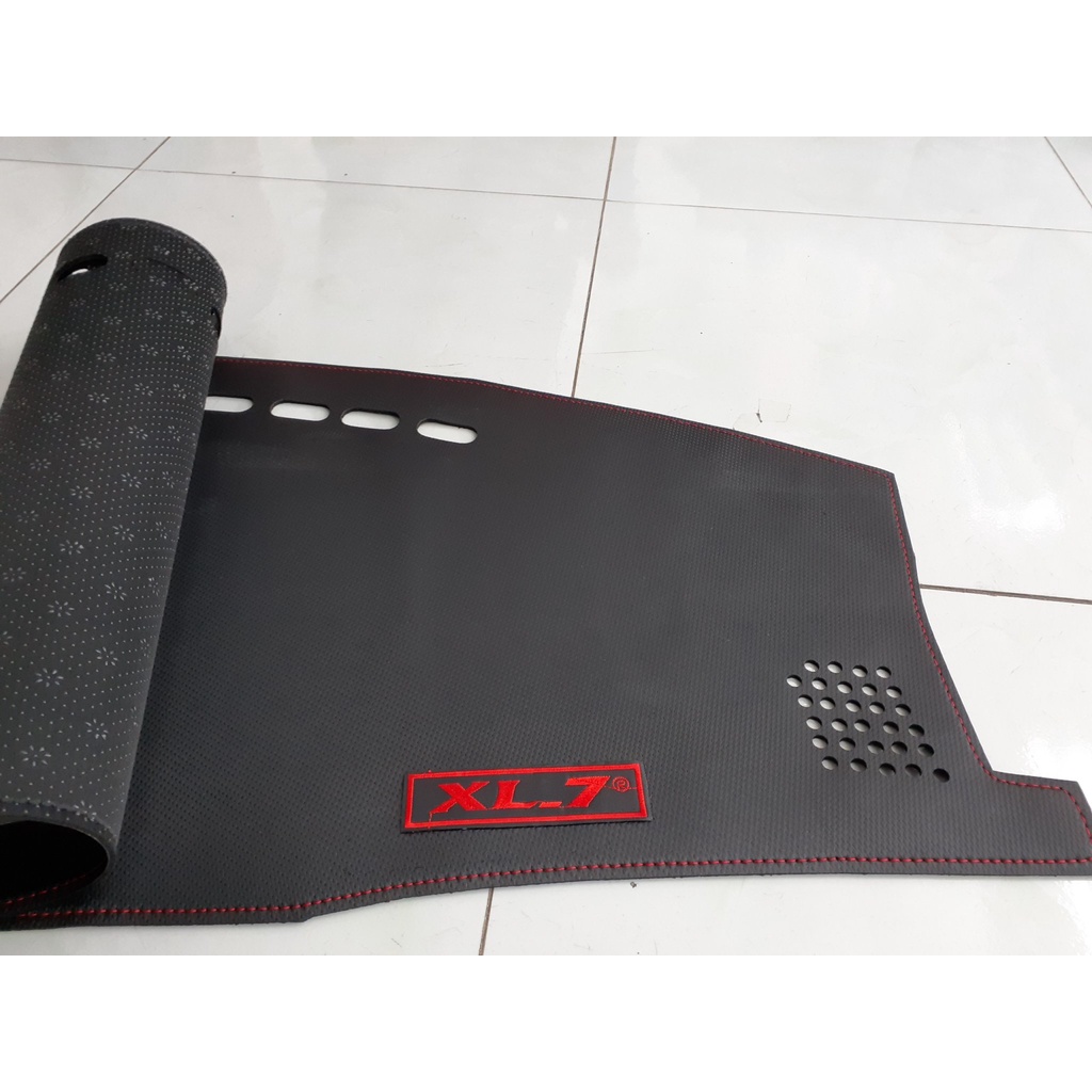 Thảm taplo xe ô tô Suzuki XL7 2019-2023 , da vân carbon hoặc nhung lông cừu . Hàng đẹp xuất sắc