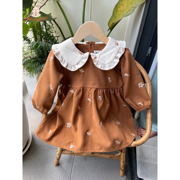 Váy thu đông bé gái thêu hoa phong cách Hàn Quốc 2 màu vintage Tiệm Nhà Bơ