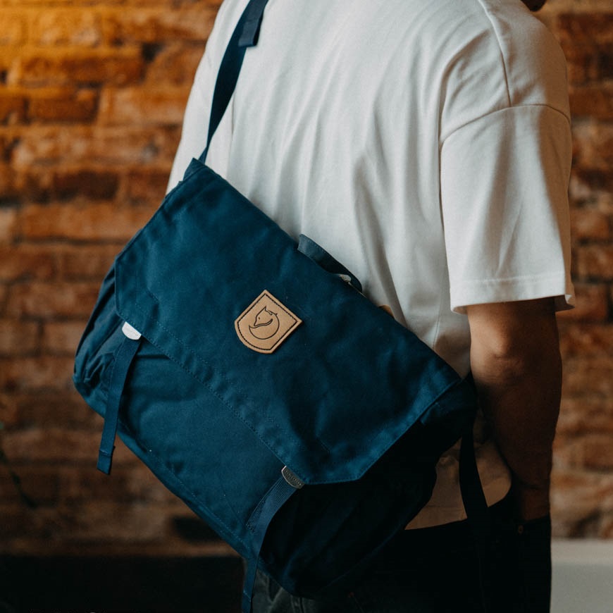 Túi Đeo Chéo Đựng Laptop Fjallraven Foldsack chất vải G-1000 Bền Bỉ,  Chống Nước, Ngăn Laptop