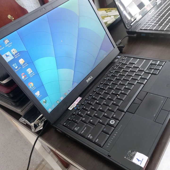 Máy tính văn phòng laptop DELL ram 4Gb ổ cứng ssd 128Gb windows 10 đầy đủ phụ kiện, bảo hành 1 năm
