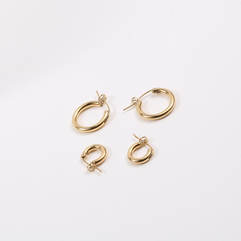 Bông tai nữ titan tròn nhiều size mạ vàng 18K không gỉ (1 ĐÔI)