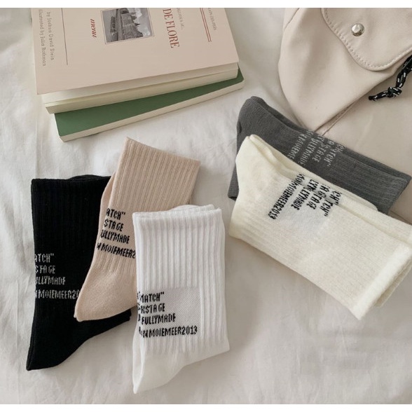 Vớ Tất trắng đen cổ cao Unisex phong cách thể thao, trẻ trung và năng động.