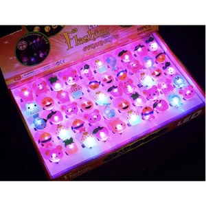 Set 2 chiếc nhẫn đeo tay phát sáng cho bé