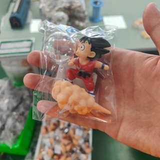 Đồ trang trí Nhân Vật Son-Goku Ngồi Trên Mây Trang Trí Bể Cá