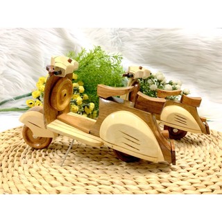Xe Vespa bằng gỗ, xe máy bằng gỗ tự nhiên Gõ ( cở lớn)