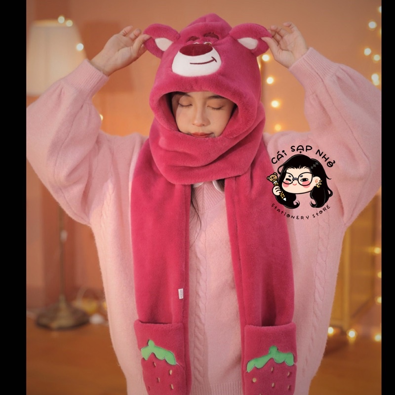 Mũ chùm đầu kèm gang tay giữ ấm hoạ tiếc gấu dâu lotso hot trend 2023 (   hot)