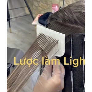 Lược làm light, nhuộm light, nhặt tóc để gẩy highlight