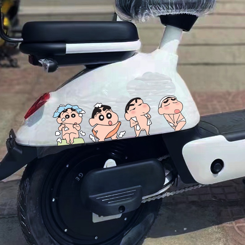 Hl Miếng Dán Trang Trí Xe Hơi / Mũ Bảo Hiểm / Xe Máy Điện Họa Tiết Cậu Bé Bút Chì Shin-Chan Dễ Thương