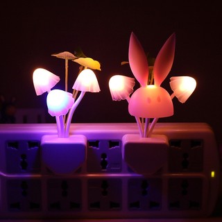 ( TẶNG SET 10 KHẨU TRANG) Đèn Ngủ Cắm Điện Mini Nấm Sen, Cảm Ứng Ánh Sáng Tự Động Ánh Sáng Dịu MEILI STORE