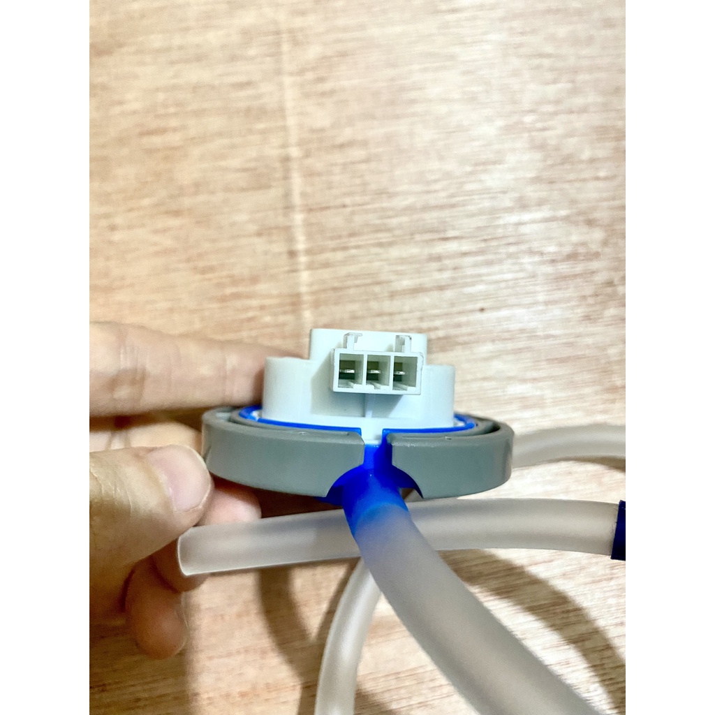 (VTĐL)Phao máy giặt Toshiba 3 chân màu xanh kèm ống tio
