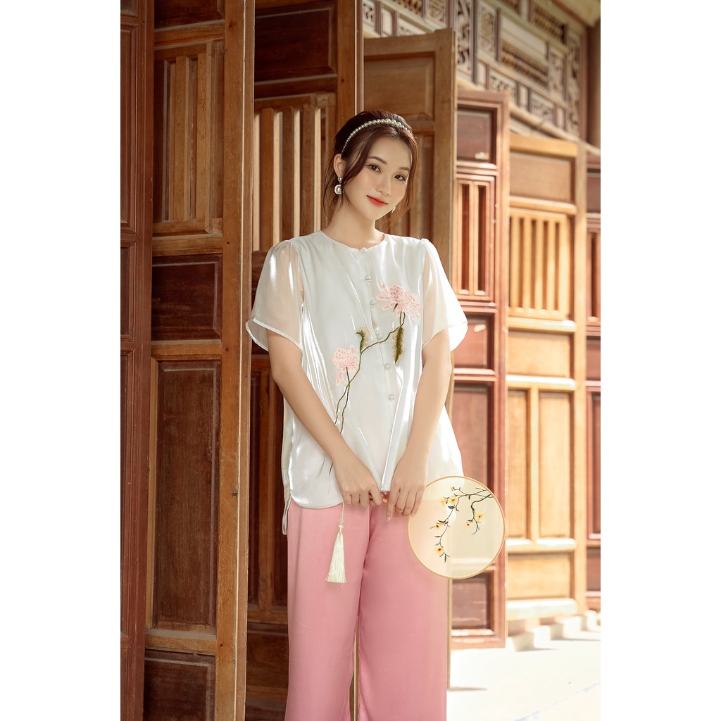 Áo Xuân Cúc The Kat House, vải tơ Organza mịn màng, mỏng nhẹ, thoáng mát