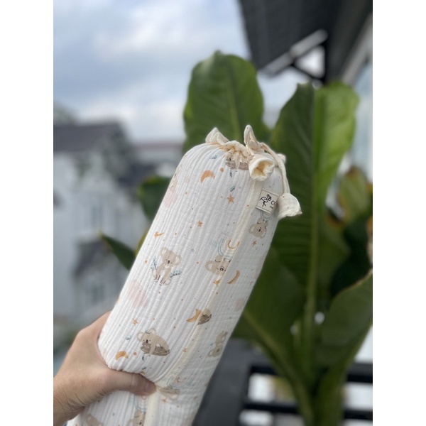 Gối ôm cho bé CÒ BABY muslin cao cấp họa tiết đáng yêu