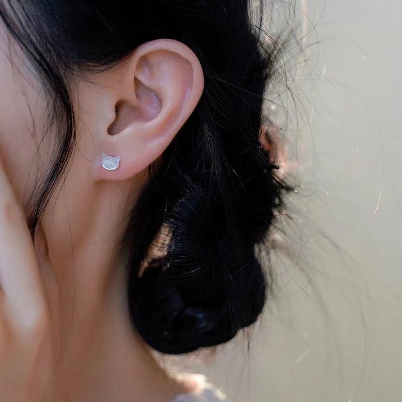 Bông Tai Hình Mèo Màu Trắng Đen Đơn Giản Dễ Thương Cho Nữ