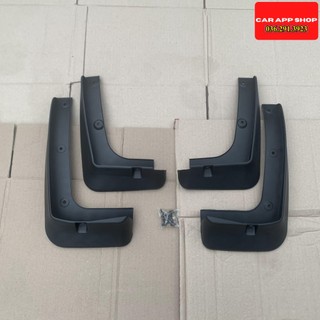 Chắn Bùn Hyundai Santafe 2013 -2018 Chất liệu Nhựa Dẻo Tặng kèm Ốc Vít ,Bộ 4 Chiếc Hàng Cao Cấp