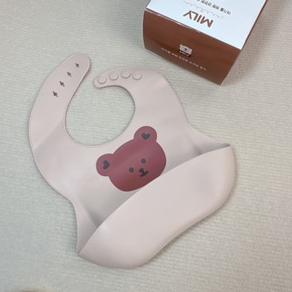 Yếm ăn dặm silicone chính hãng Mily silicone dày dặn, không bám bẩn.