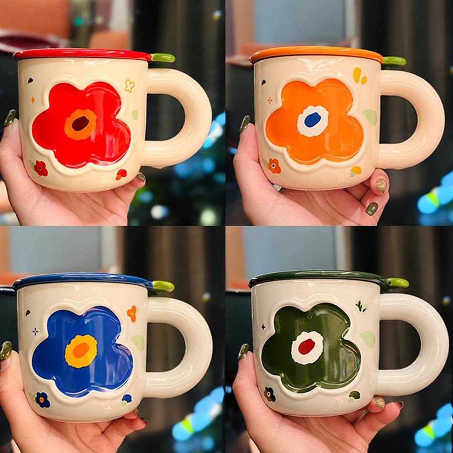 Cốc Sứ Hoa Cúc Có Nắp Kèm Thìa – Ly Cafe Văn Phòng Tặng Kèm Bông Hoa – Quà Tặng Sang Trọng