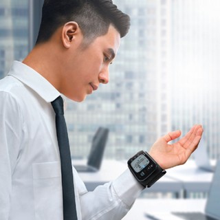 Máy đo huyết áp cổ tay OMRON HEM-6232T kết nối với ứng dụng Connect Bluetooth bảo hành 5 năm chính hãng