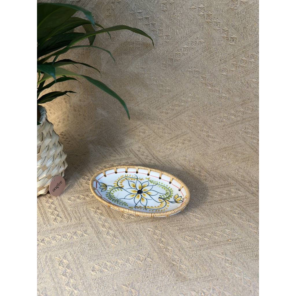 Đĩa sứ viền mây tre đan tay ONGTRE trang trí tiệc, decor, đựng đồ, mẫu độc đáo - OTS1 (mẫu ngẫu nhiên)