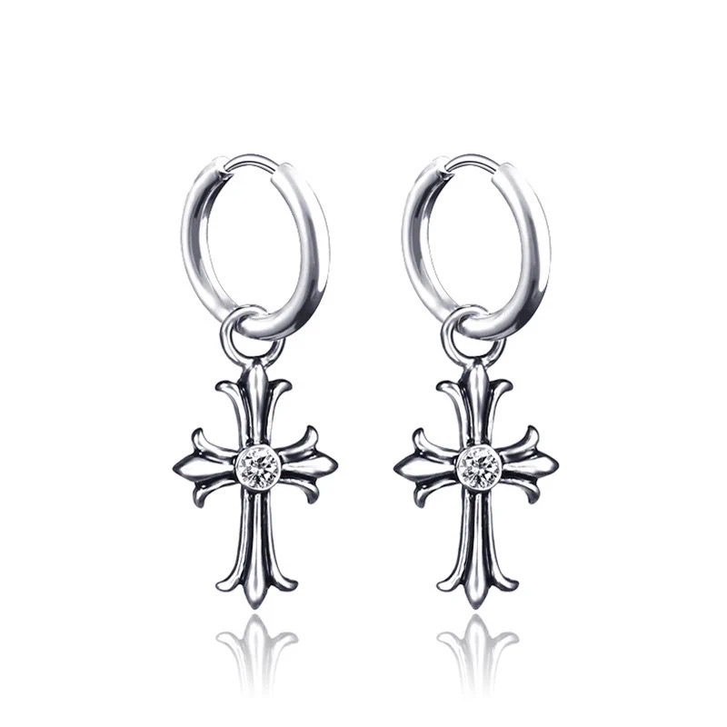 Khuyên tai titan unisex chrome hearts đính đá không gỉ có loại kẹp