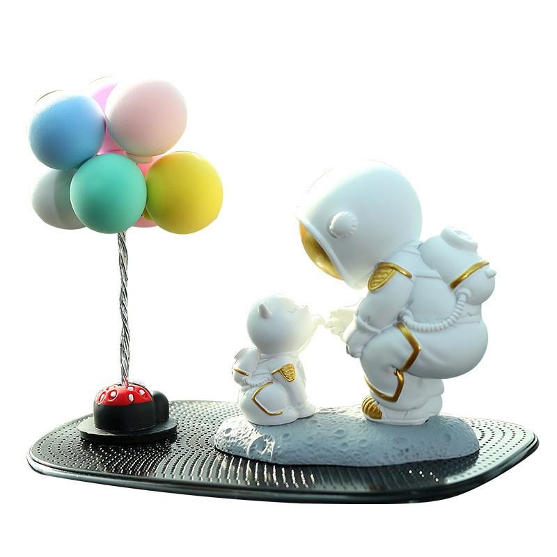 Phi Hành Gia Thám Hiểm Mặt Trăng Decor Taplo Ô Tô, Trang Trí Nội Thất Xe Hơi Kèm Đế Và Miếng Dán