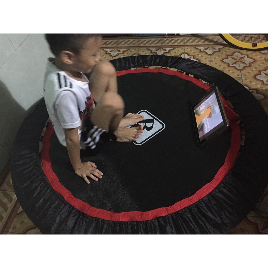 Ảnh BG-Sàn nhún tập thể dục Trampoline khung thép mẫu mới nhất có tay bám an toàn ,dành cho mọi lứa tuổi 3