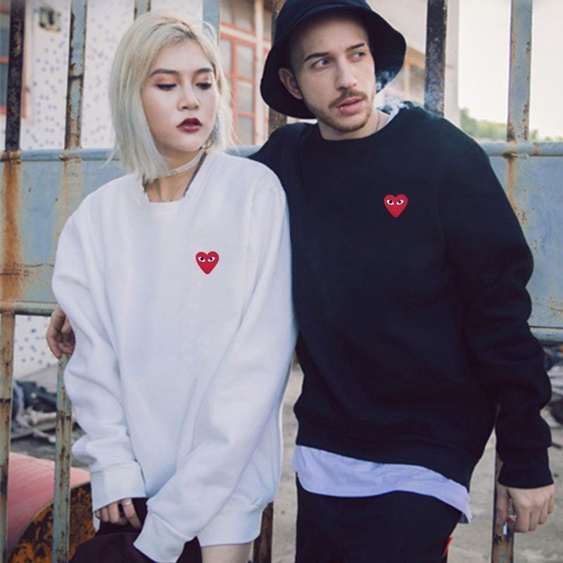 Áo thun Cotton cổ tròn nguyên chất chơi thêu trái tim thời trang phù hợp cho nam nữ Cặp đôi phong cách cổ áo Nhãn + Thẻ