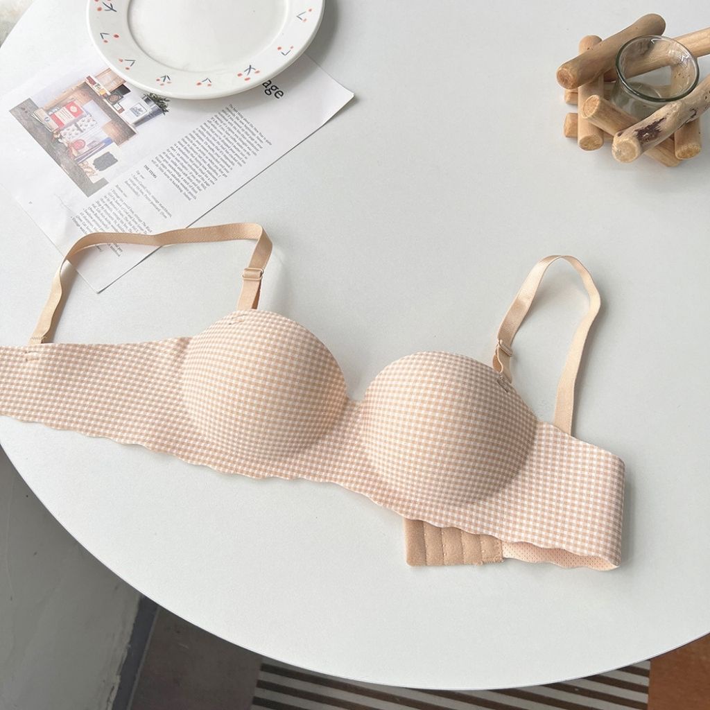 Áo ngực nữ đúc su không gọng không dây đệm mút bàn tay nâng ngực tạo khe sexy sang trọng  A923