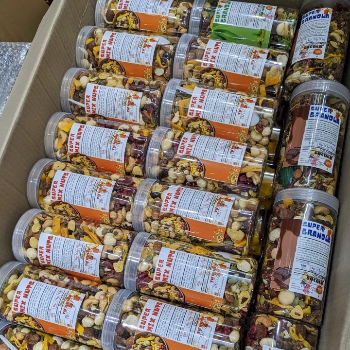Hạt dinh dưỡng thương hiệu KD Shop mix 10 loại hạt loại 1 và trái cây sấy nhập khẩu 500g/ bịch