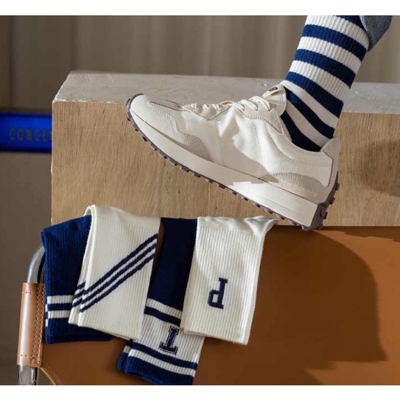 Vớ Tất cổ cao Unisex chữ P, T phong cách thể thao, trẻ trung và năng động.