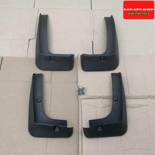 Chắn Bùn Hyundai Santafe 2013 -2018 Chất liệu Nhựa Dẻo Tặng kèm Ốc Vít ,Bộ 4 Chiếc Hàng Cao Cấp