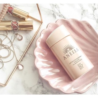 Sữa chống nắng dưỡng da bảo vệ hoàn hảo Anessa Perfect UV Sunscreen Skincare Milk 60ml