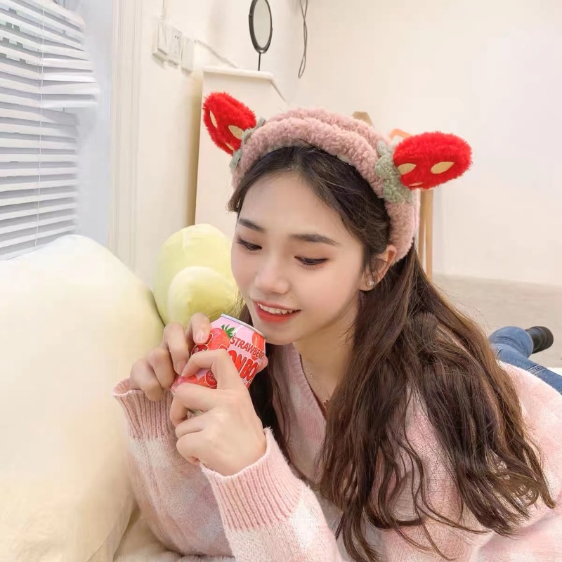Băng Đô Cài Tóc Hình Trái Dâu Dễ Thương Cho Nữ