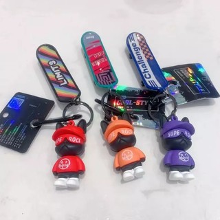 Móc khóa hình gấu trượt ván đường phố siêu cute nhiêu màu đẹp  -  moc khoa xe