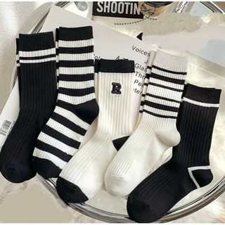 Set 5 Đôi Tất Cotton Cổ Cao Nam Nữ Kẻ Đen Ngang.