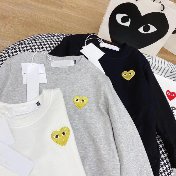 Áo thun Cotton cổ tròn nguyên chất chơi thêu trái tim thời trang phù hợp cho nam nữ Cặp đôi phong cách cổ áo Nhãn + Thẻ